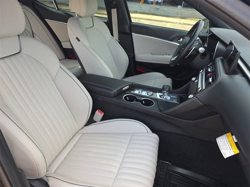 Used 2024 Genesis G70 2.5T w/ Sport Prestige Package image 10