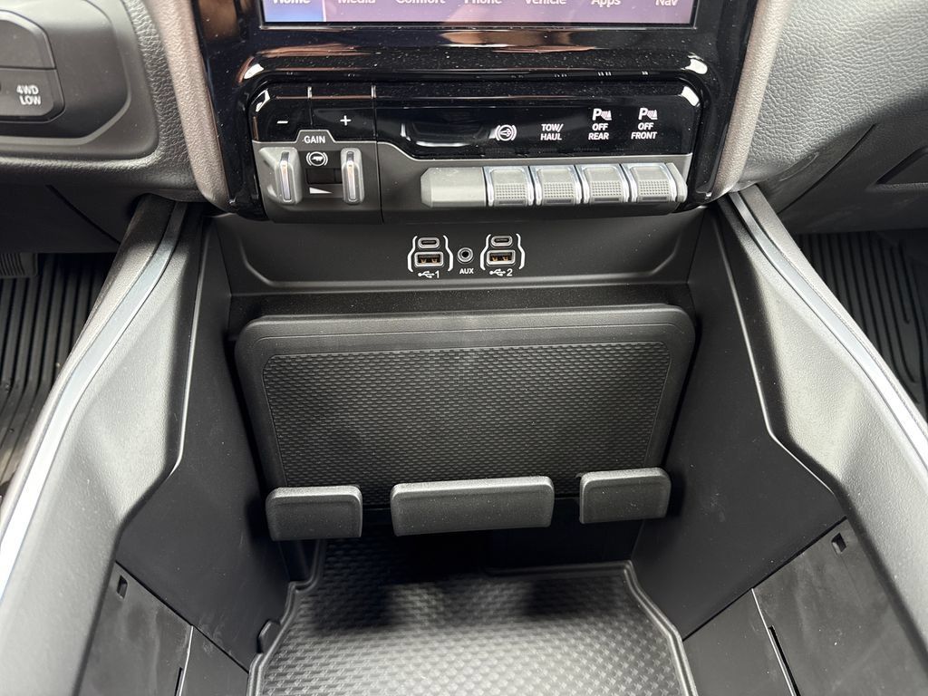 New 2026 RAM 3500 Big Horn AWD/4WD image 20