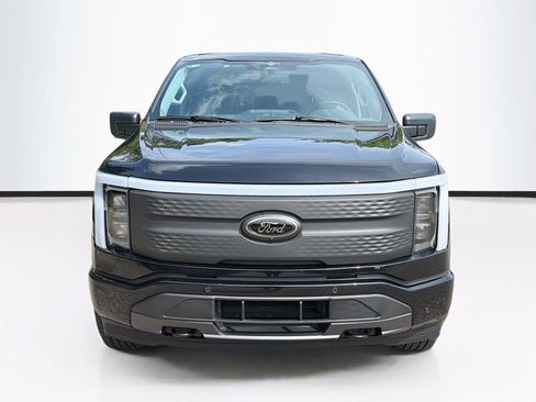 Used 2023 Ford F150 Lightning XLT AWD/4WD image 2