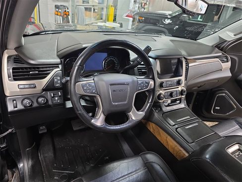 Certified 2019 GMC Yukon Denali w/ Open Road Package image 17