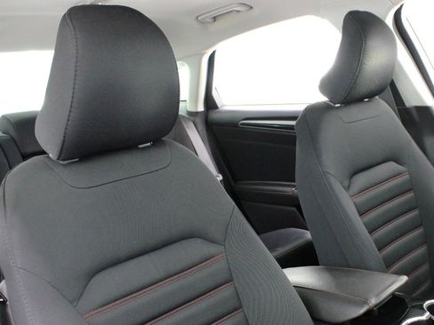 Used 2016 Ford Fusion SE image 46