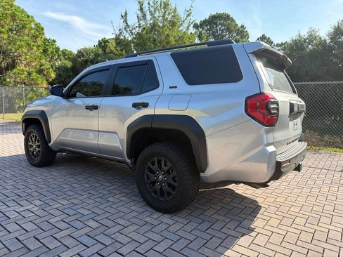 Used 2025 Toyota 4Runner SR5 RWD image 5