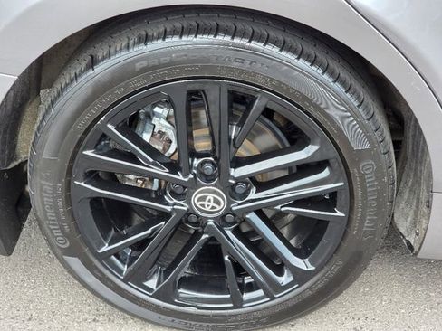 Used 2025 Toyota Camry SE w/ Convenience Package image 12