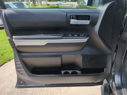 Used 2021 Toyota Tundra SR5 AWD/4WD image 14