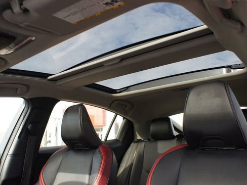 Used 2024 Toyota Prius Prime XSE Premium image 6