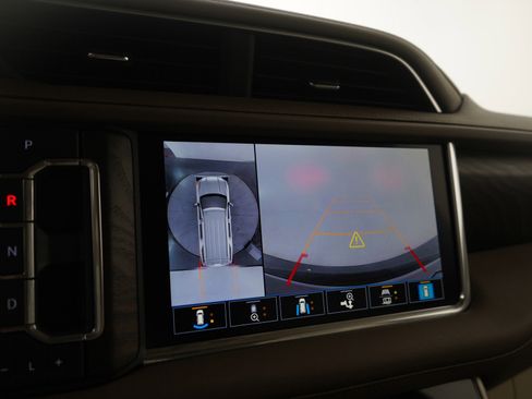 Used 2021 GMC Yukon Denali w/ Denali Premium Package image 32