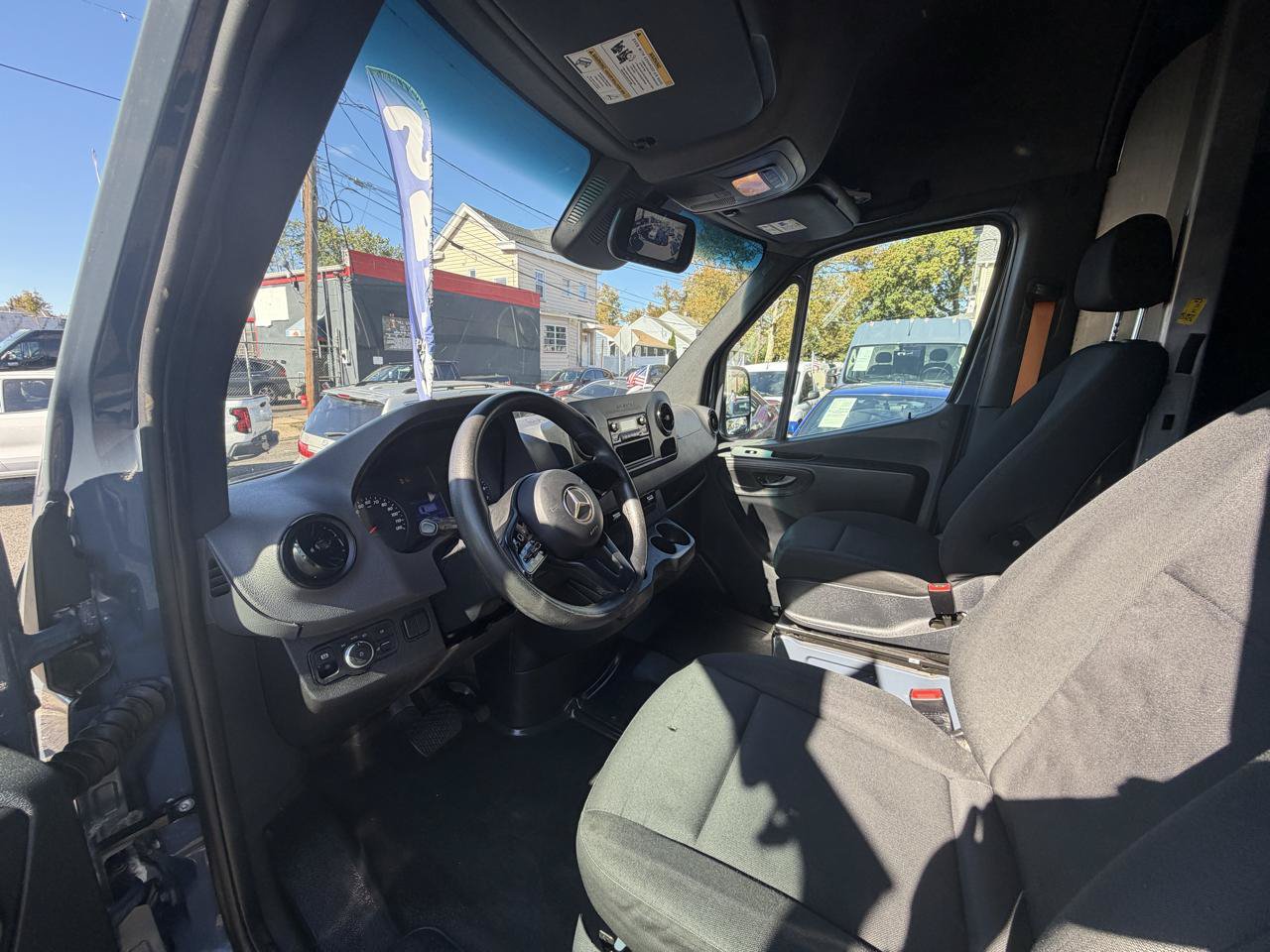 Used 2021 Mercedes-Benz Sprinter 2500 image 21