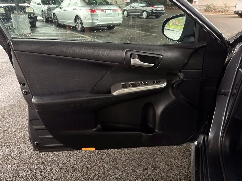 Used 2012 Toyota Camry SE FWD image 20