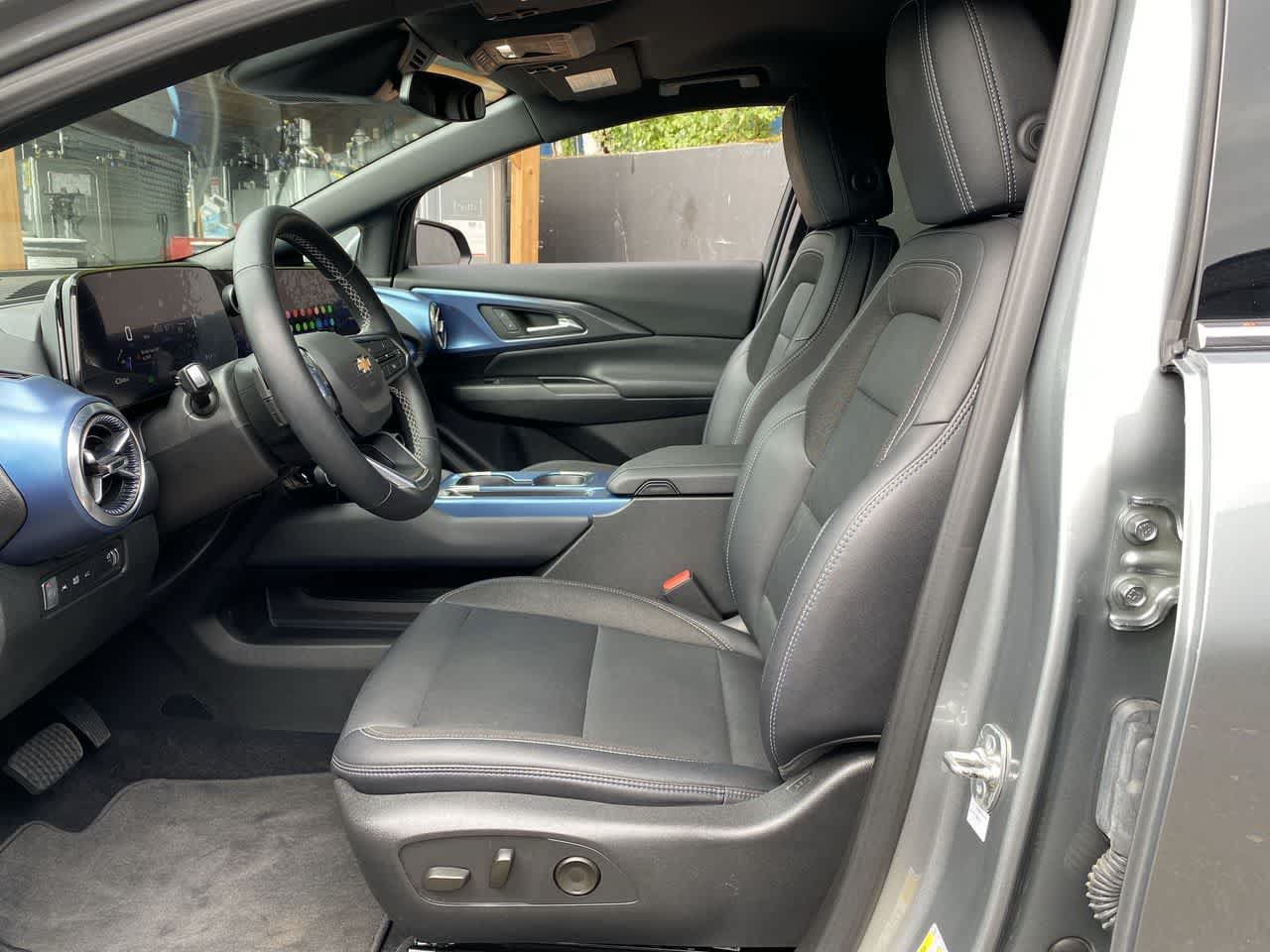 Used 2024 Chevrolet Equinox EV LT FWD image 13