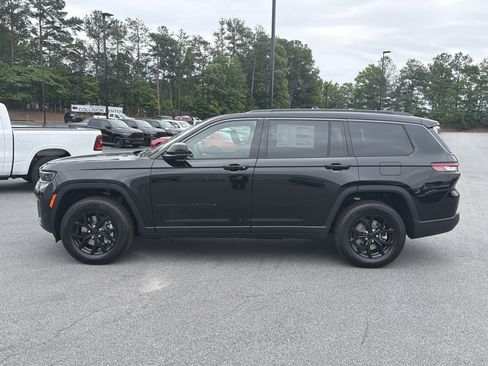 New 2026 Jeep Grand Cherokee L 2WD image 4