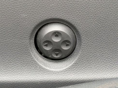 Used 2018 INFINITI QX30 Premium w/ Cargo Package image 23