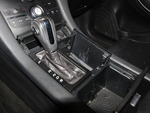 Used 2014 Ford Taurus SEL w/ Equipment Group 201A image 16