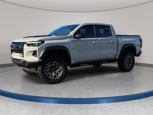 Used 2026 Chevrolet Colorado ZR2 w/ Technology Package AWD/4WD image 1