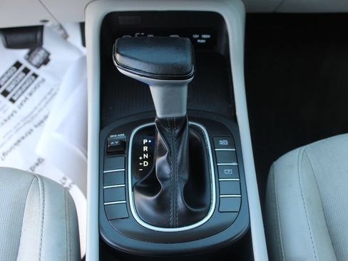 Used 2024 Hyundai Kona SEL FWD image 19