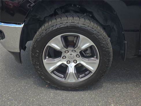 Used 2023 RAM 1500 Laramie AWD/4WD image 10