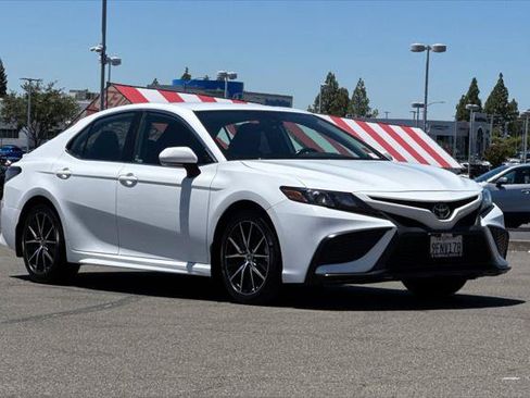 Certified 2023 Toyota Camry SE FWD image 5