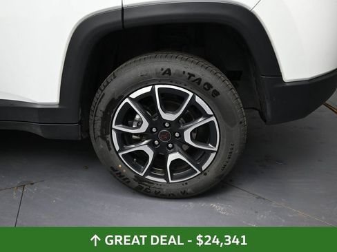 Used 2025 Jeep Compass Trailhawk AWD/4WD image 16