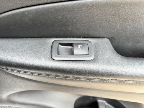 Used 2019 Jeep Grand Cherokee Altitude AWD/4WD image 25