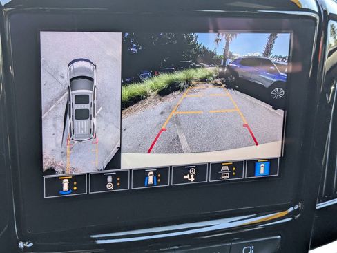 Certified 2023 Chevrolet Traverse Premier w/ Redline Edition image 23