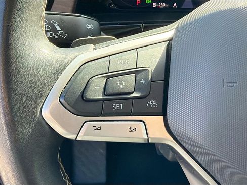 Used 2024 Volkswagen Atlas SE image 37