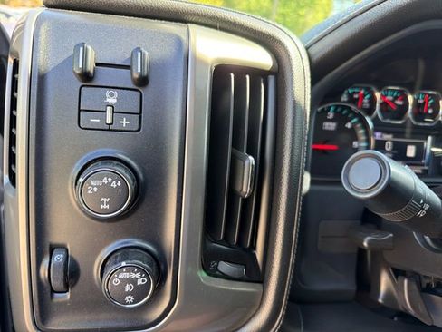 Used 2017 Chevrolet Silverado 1500 High Country AWD/4WD image 17