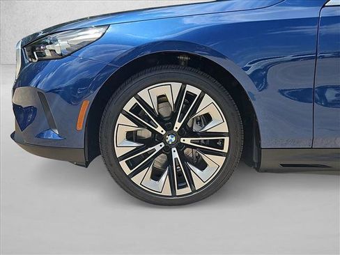 Used 2026 BMW i5 eDrive40 w/ Premium Package RWD image 20