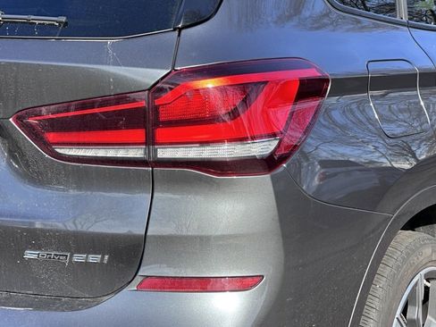 Used 2022 BMW X1 sDrive28i w/ M Sport Package image 8