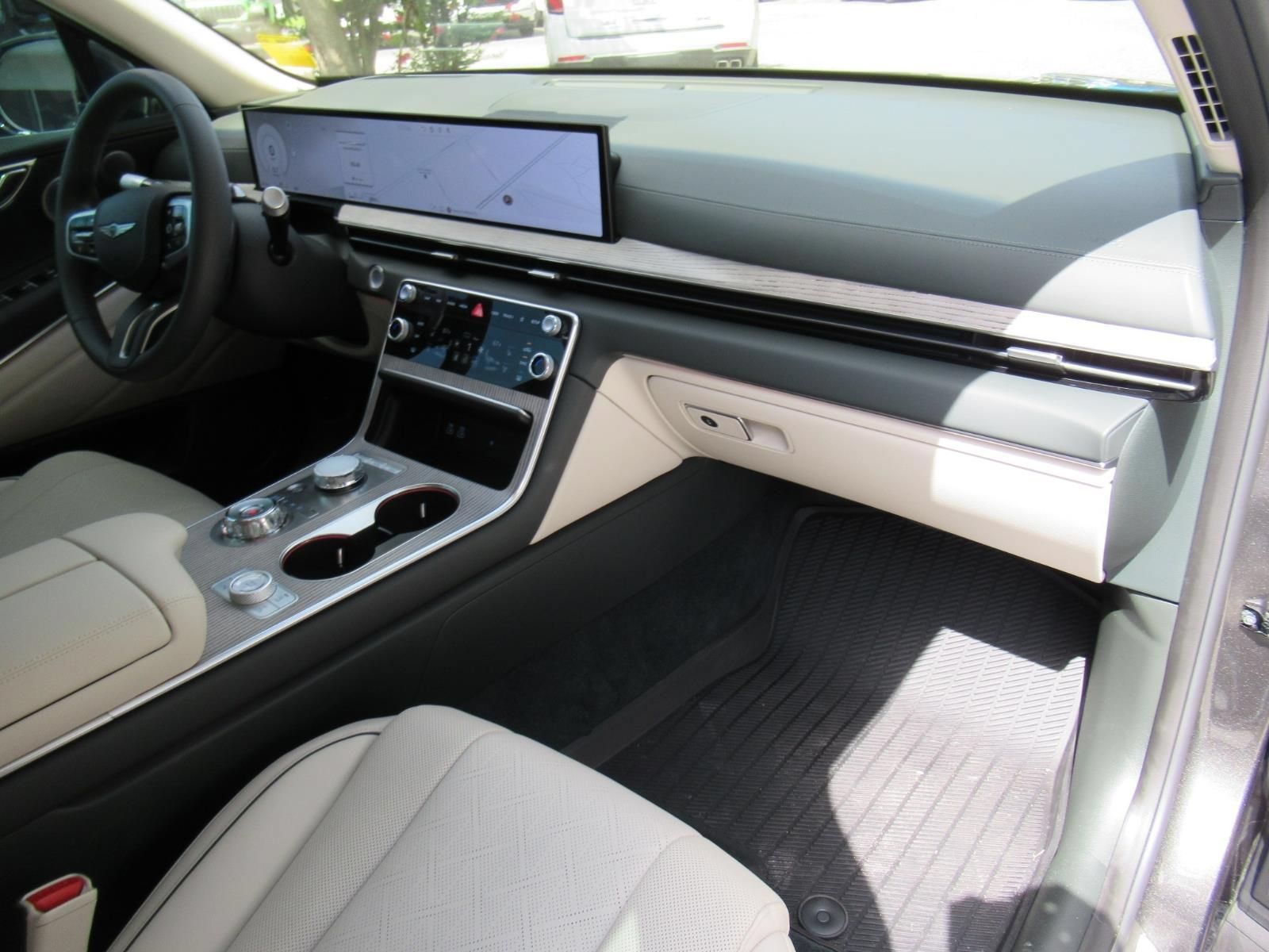 Used 2025 Genesis GV80 2.5T Prestige AWD/4WD image 10