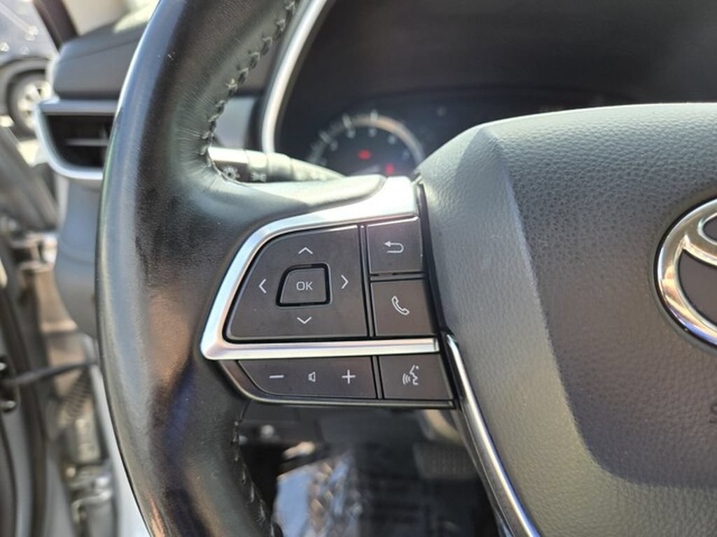Used 2021 Toyota Highlander XLE FWD image 30
