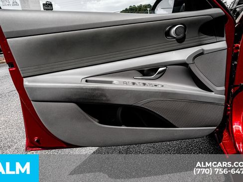 Used 2025 Hyundai Elantra SE image 50