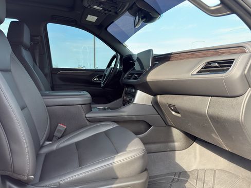 Used 2023 Chevrolet Tahoe Z71 w/ Luxury Package AWD/4WD image 21