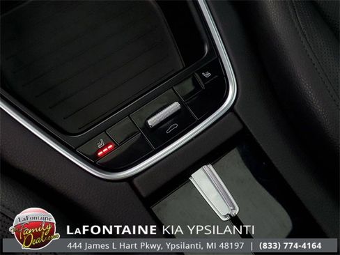 Used 2018 Porsche Panamera 4 image 68