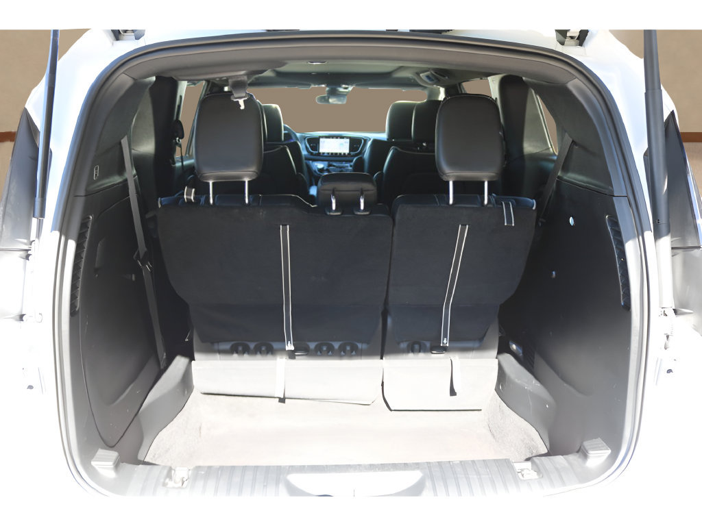 Used 2026 Chrysler Pacifica Limited FWD image 18