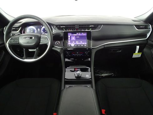 New 2025 Jeep Grand Cherokee Laredo X image 29