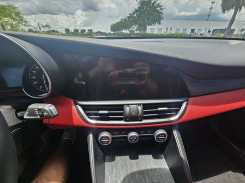 Used 2019 Alfa Romeo Giulia w/ Quick Order Package 22K Sport image 23