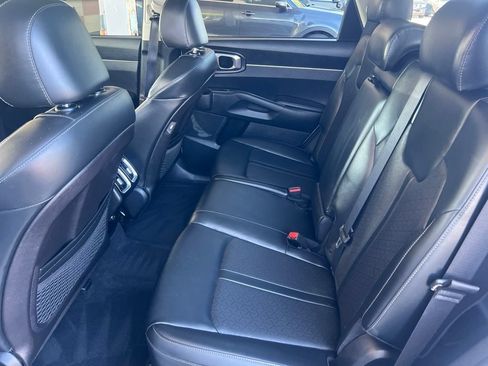 Used 2021 Kia Sorento S w/ Panoramic Sunroof Package AWD/4WD image 9