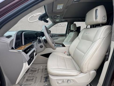 Used 2023 Cadillac Escalade Sport Platinum w/ LPO, Floor Liner Package AWD/4WD image 19