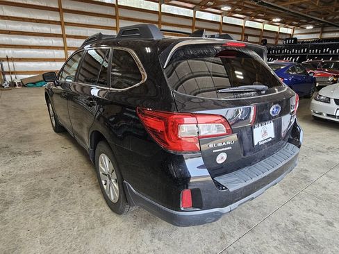 Used 2017 Subaru Outback 2.5i Premium AWD/4WD image 6