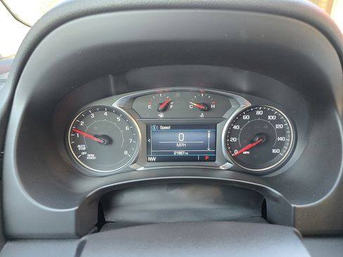 Used 2024 GMC Terrain SLE image 12