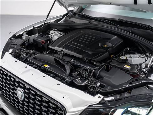 New 2025 Jaguar F-PACE R-Dynamic S AWD/4WD image 11