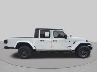 Used 2025 Jeep Gladiator Sport AWD/4WD video 2