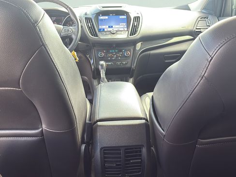Used 2017 Ford Escape SE w/ Equipment Group 201A FWD image 26