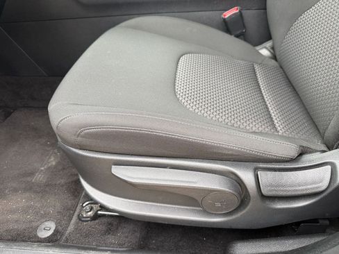 Used 2025 Kia Sportage LX FWD image 22