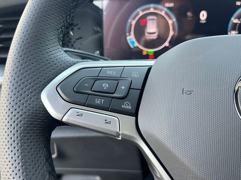 New 2026 Volkswagen Tiguan SE R-Line image 30