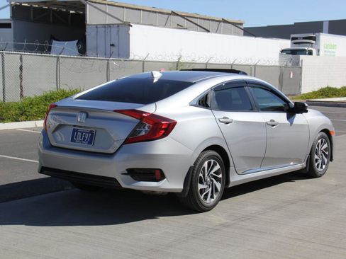 Used 2017 Honda Civic EX image 5