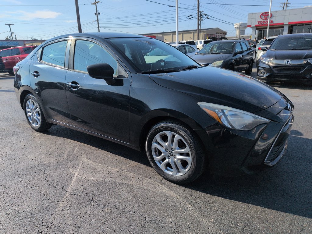 Used 2017 Toyota Yaris iA FWD image 7