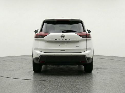 Used 2025 Nissan Rogue SV image 7