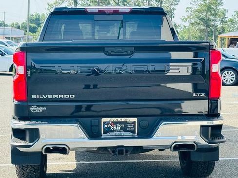 Used 2023 Chevrolet Silverado 1500 LTZ w/ LTZ Premium Package AWD/4WD image 30