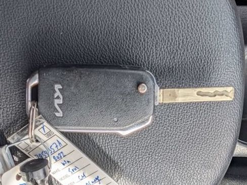 Used 2022 Kia Soul LX FWD image 31