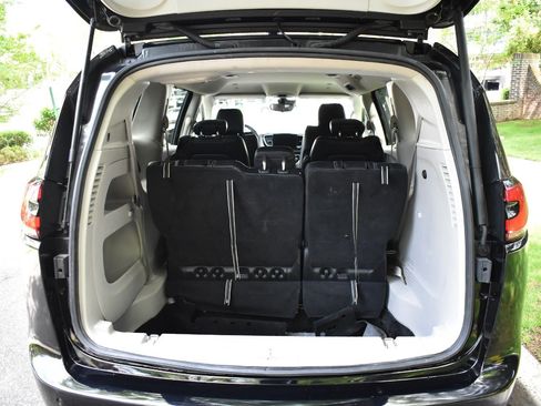 Used 2024 Chrysler Pacifica Touring-L FWD image 56